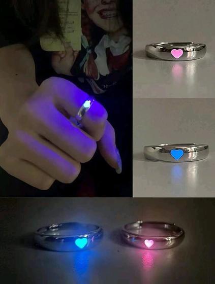 Imagem de Conjunto 02 Peças Anel Coração Brilha no Escuro Ajustável Neon Presente Casal