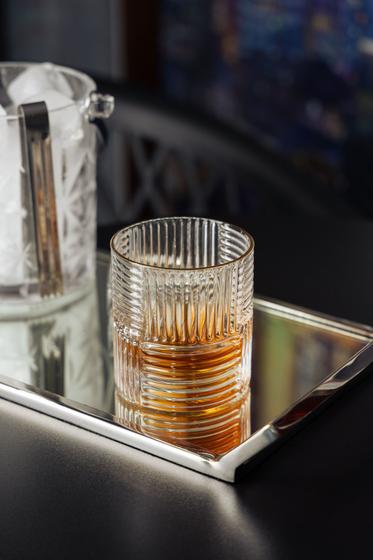 Imagem de Conjunto 2 Copos para Whisky de Vidro com Borda Dourada Chess 320ml - Wolff