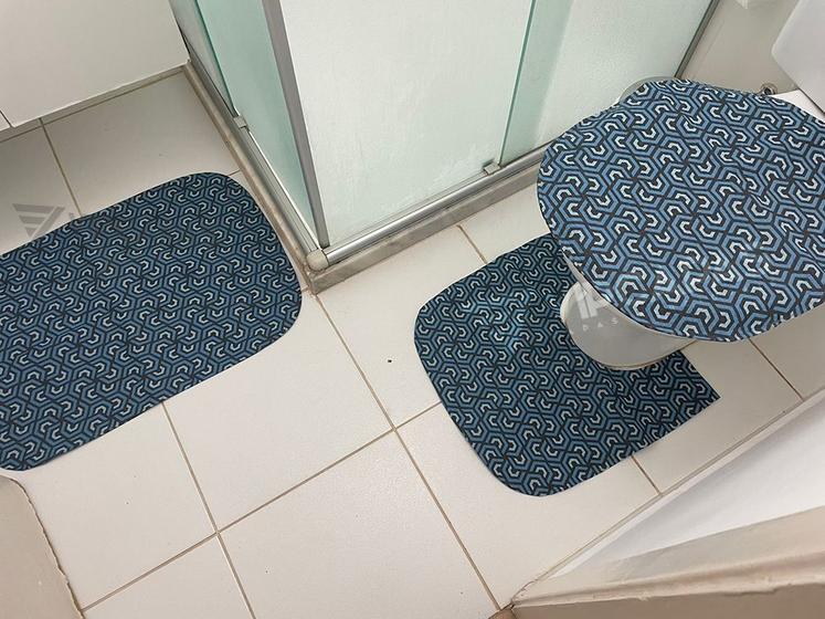 Imagem de  Conjunto 3 Tapetes Para Banheiro Emborrachado Antiderrapante Estampado Geometrico