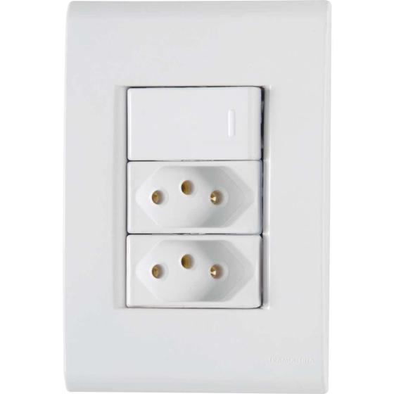 Conjunto 4x2 com 1 Interruptor Simples Tramontina 10 A 250 V e 2 Tomadas 2P+T 20 A 250 V Liz Branco Menor preço em Conjunto 4x2 com 1 Interruptor Simples Tramontina 10 A 250 V e 2 Tomadas 2P+T 20 A 250 V Liz Branco