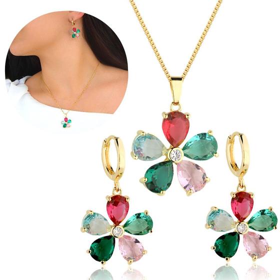 Conjunto Brinco e Colar Flor Cravejado Semijoia Antialérgico - Santo Estillo Semijoias Imagem de Conjunto Brinco e Colar Flor Cravejado Semijoia Antialérgico