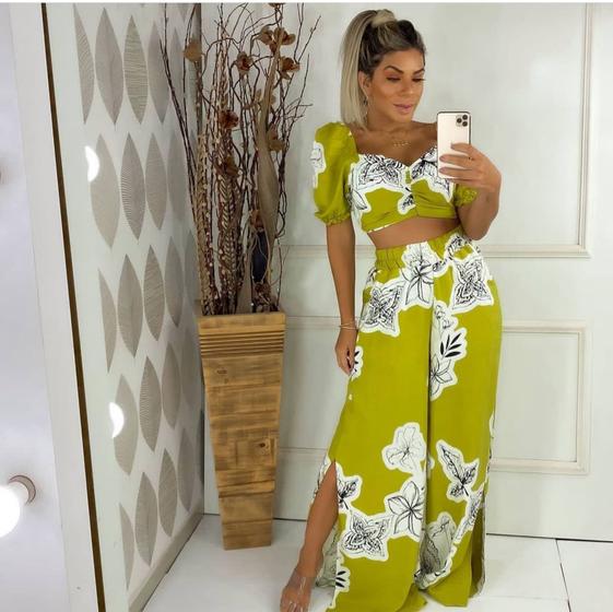 Imagem de Conjunto calça pantalona com croped
