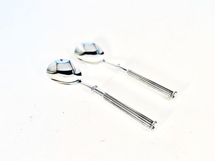 Imagem de Conjunto com duas colheres para salada de inox com cabo de estanho modelo Dórica (CSA07)