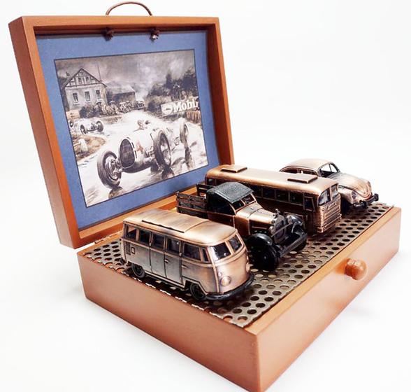 Imagem de Conjunto de 4 Miniaturas decorativas de veículos em metal com Ônibus