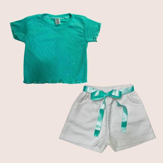 Imagem de Conjunto de Blusa com Strass/Brilho e Shorts Branco com Fita