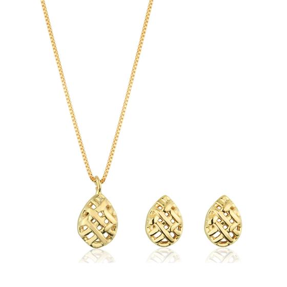 Imagem de Conjunto de Brinco e Colar com Pingente de Gota Trançada Banhado a Ouro 18k