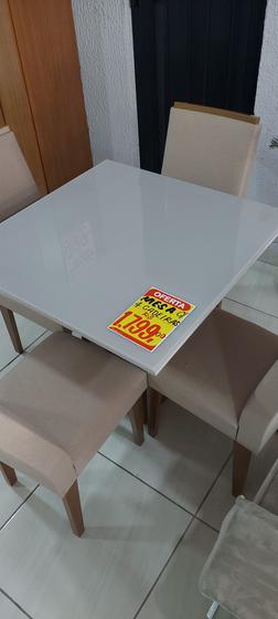 Imagem de Conjunto de mesa com 4 cadeiras