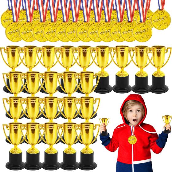 Imagem de Conjunto de troféus e medalhas Fottaqqan para crianças, vencedor de 48 unidades