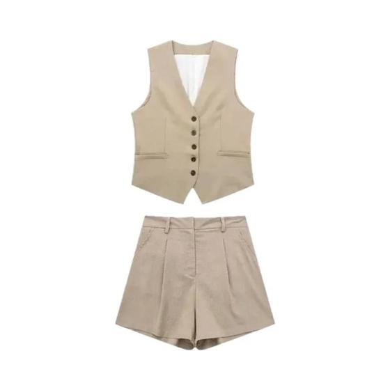 Imagem de Conjunto Feminino Vintage Branco - Colete Sem Mangas e Shorts com Bolsos (2024)