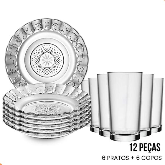 Conjunto completo de 12 peças com 6 pratos e 6 copos alinhados sobre fundo branco.