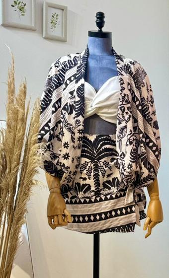 Imagem de Conjunto Kimono e short-saia envelope estampado