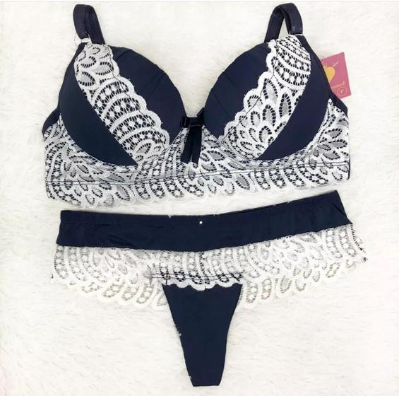 Imagem de Conjunto lingerie com detalhes em renda, sutiã com bojo e calcinha fio