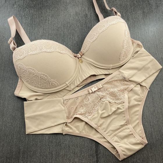 Imagem de Conjunto Plus Size com Bojo e Renda