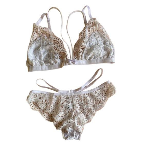 Imagem de Conjunto Tirinhas Sutiã Sem Bojo Sem Aro Com Strappy Bra Calcinha Fio De Renda