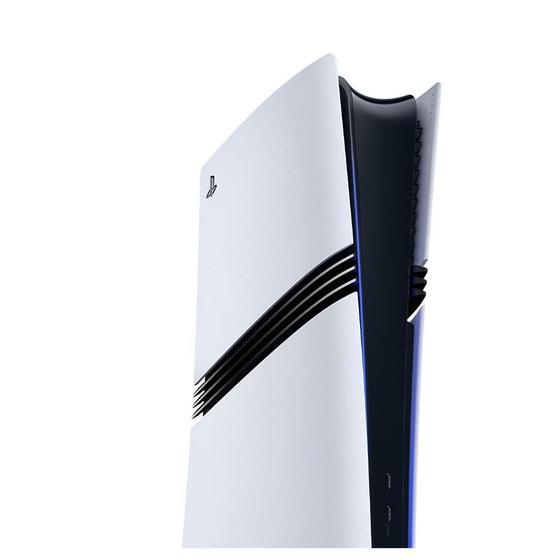Console PS5 Pro em uso com jogo de alta definição