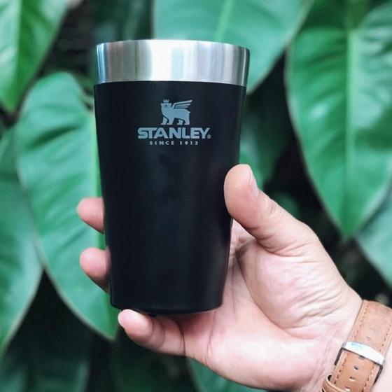 Copo Térmico Cerveja Stanley Inox 473ml S/ Tampa Preto Menor preço em Copo Térmico Cerveja Stanley Inox 473ml S/ Tampa Preto