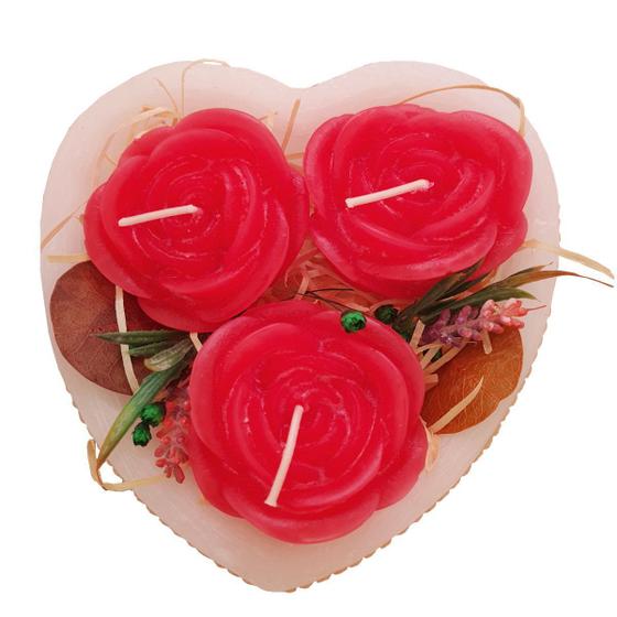 Imagem de Coração Com Velas De Rosa Decorativa Artesanal Para Ambiente