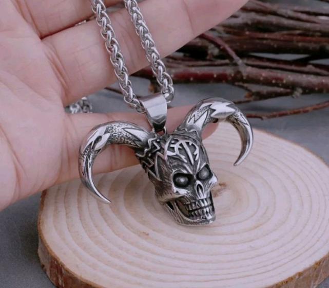 Imagem de Cordão com Pingente em Aço Inox clown skull Gótico Nórdico Vikings