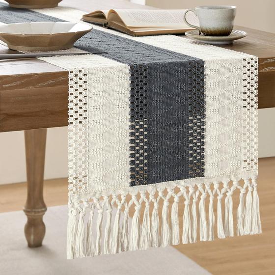 Imagem de Corredor de Mesa ZeeMart em Macramê Bicolor (35x275cm) - Estilo Carvão