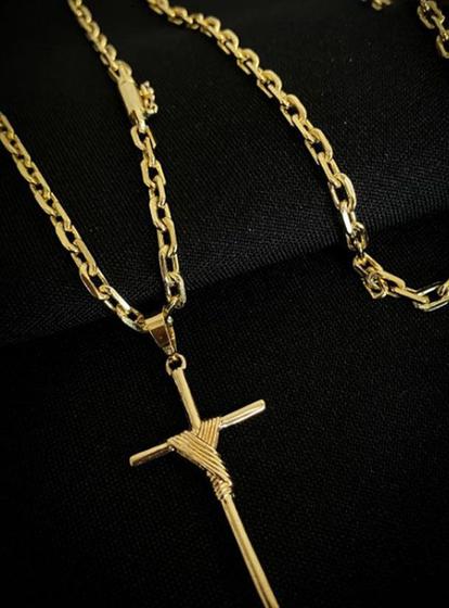 Imagem de Corrente cadeado 4mm + pingente crucifixo - banhado a ouro