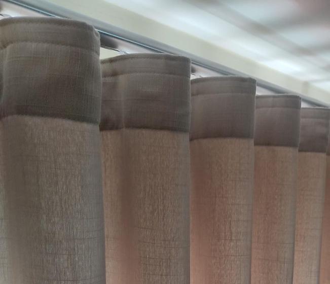 Imagem de Cortina Com Trilho Suiço De Voil Gaze De Linho Com Forro Blackout 8,00x2,80