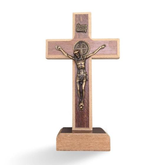 Imagem de Crucifixo De Mdf Com Medalha De São Bento De Metal E Cristo