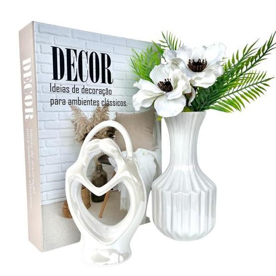 Imagem de Decoração sala livro fake + vaso branco + escultura casal