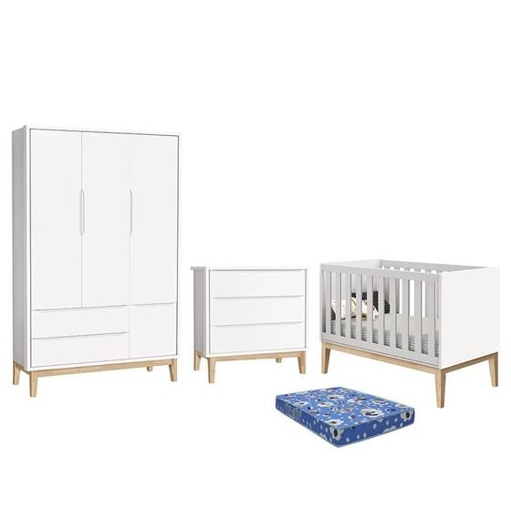 Imagem de Dormitório Infantil Classic 3 Portas, Cômoda 3 Gavetas, Berço Branco Fosco com Pés Madeira Natural e Colchão - Reller Móveis