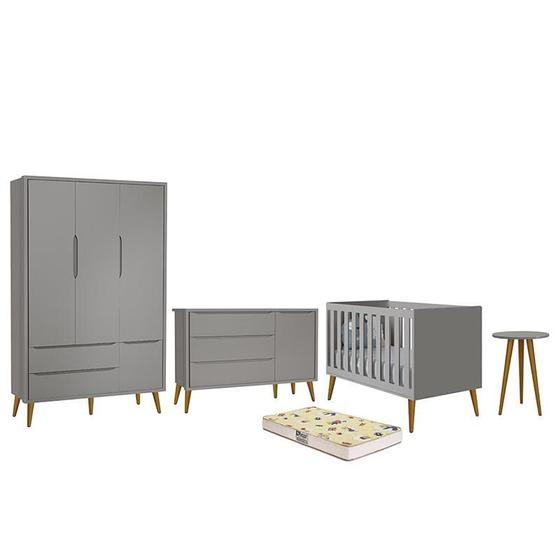 Dormitório Infantil Theo Retrô 3 Portas, Cômoda 1 Porta, Berço, Mesa de Apoio Cinza com Pés Amadeirado e Colchão D18 - Reller Móveis Imagem de Dormitório Infantil Theo Retrô 3 Portas, Cômoda 1 Porta, Berço, Mesa de Apoio Cinza com Pés Amadeirado e Colchão D18 - Reller Móveis