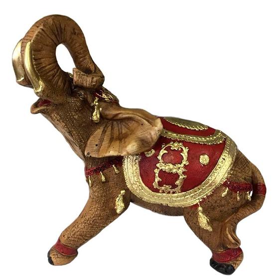 Imagem de Elefante Indiano Com Manto Vermelho Decorativo Sorte E União