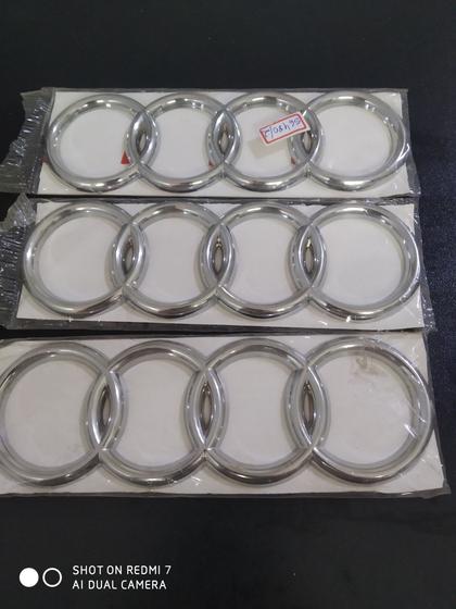 Imagem de Emblema audi  material acrílico  com dupla face fácil aplicação