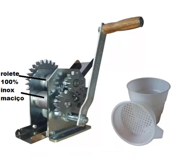 Imagem de Engenho Manual Para Caldo de Cana Com 3 Moendas Bico Inox - Juby + Copo 1,25l e 1 Peneira