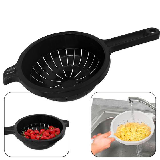 Imagem de Escorredor Multiuso Preto ou Branco Com Cabo Alça Multiuso para Frutas, Arroz, Massas, Macarrão