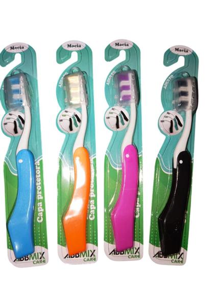 Imagem de ESCOVA DE DENTE MACIA COM CAPA PROTETORA - 12  ESCOVAS cores variadas