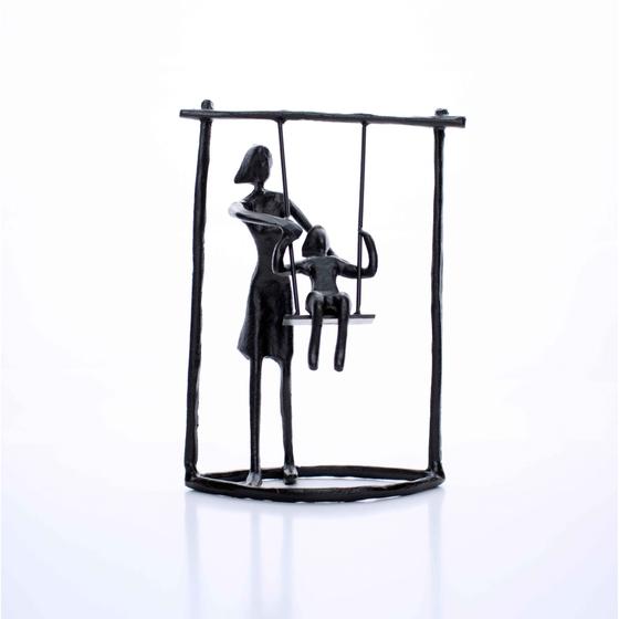 Imagem de Escultura Decorativa em Metal Preto Balanço 18x13,5 cm - D'Rossi