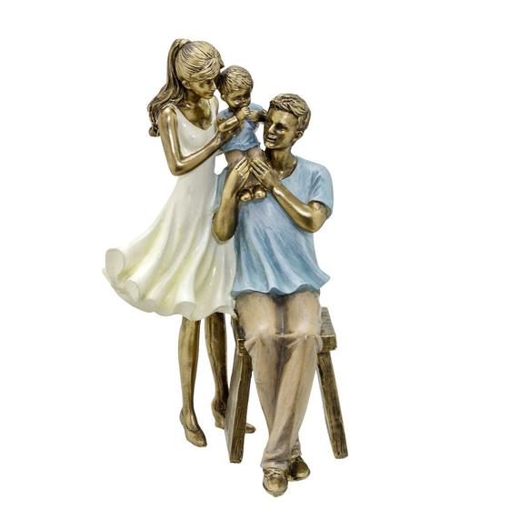 Imagem de Escultura Decorativa Mãe, Pai Sentado com Filho no Ombro