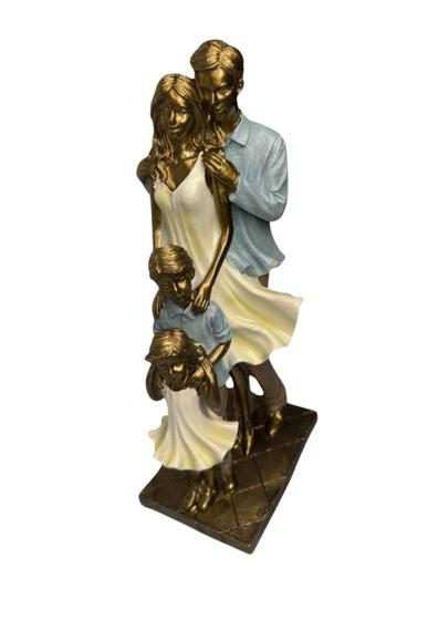 Imagem de Escultura Familia Decorativa em Resina  Pai Mãe casal de filhos