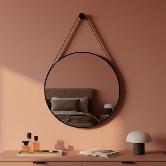 Espelho Decorativo Adnet Grande de Parede Redondo com Alça em Material Ecológico 60cm + Suporte - Rei dos Vidros Imagem de Espelho Decorativo Adnet Grande de Parede Redondo com Alça em Material Ecológico 60cm + Suporte