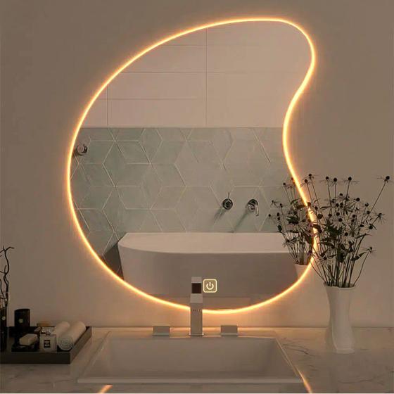 Imagem de Espelho Led quente Organico estrutura de aluminio com luz iluminação botão touch screen 70x59