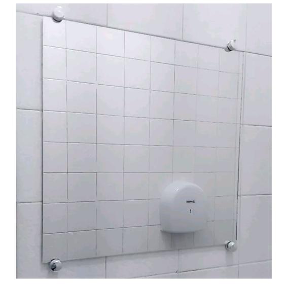 Imagem de Espelho para Banheiro Simples de Vidro Quadrado de Parede