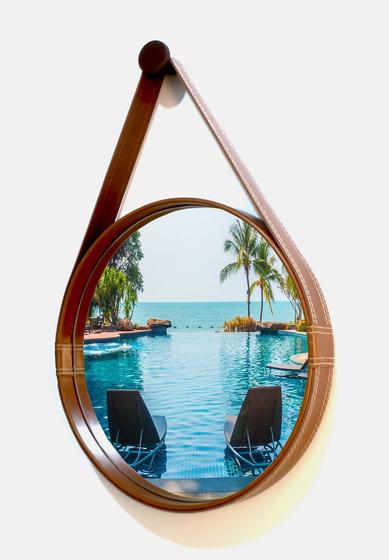 Imagem de Espelho redondo decorativo com moldura alça de couro 40cm caramelo