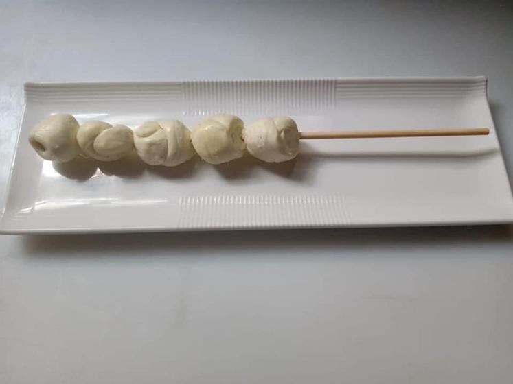 Imagem de Espetinho de queijo (pacote com 5 )