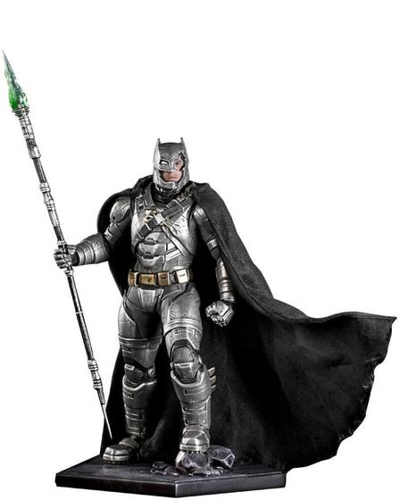 Estátua Batman com Armadura de Batalha 1/10 - Iron Studios - Batman vs  superman - Colecionáveis - Magazine Luiza