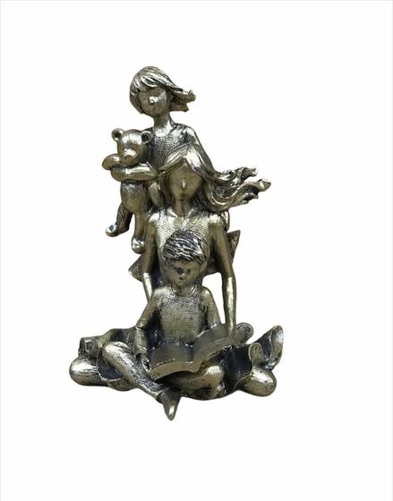 Imagem de Estatueta Mãe Sentada Com Casal de Filhos Resina Espressione