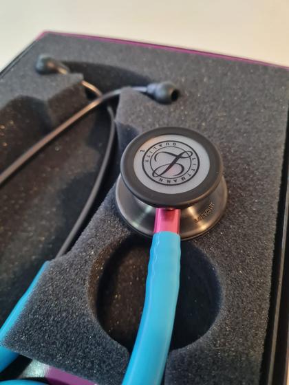 Imagem de Estetoscópio Littmann Classic lll Azul Turques Smoke 5872 - 3m