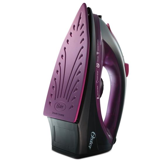 Ferro de Passar a Vapor Cerâmica Oster Preto e Roxo Menor preço em Ferro de Passar a Vapor Cerâmica Oster Preto e Roxo