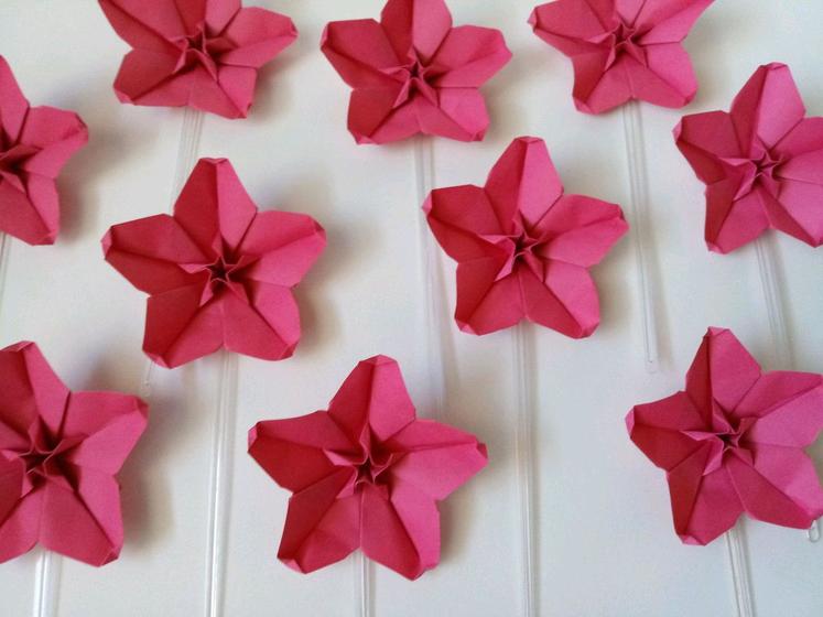 Flor de Cerejeira Sakura Topper - Ateliê do Origami - Quadro e Pôster Decorativo - Magazine Luiza Flor de Cerejeira Sakura Topper - Ateliê do Origami - Quadro e Pôster Decorativo - Magazine Luiza