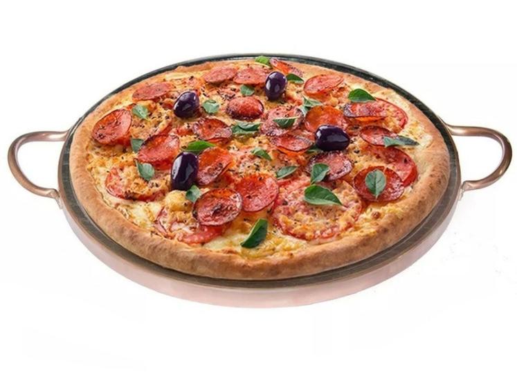 Imagem de Forma de Pedra Sabão para pizza 37 cm alças de cobre curada