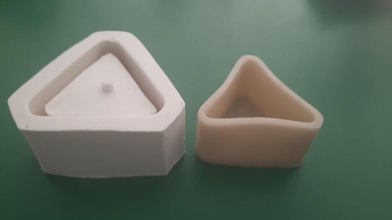 Imagem de Forma Silicone Sabonete Resina 150 - Vaso Triangular