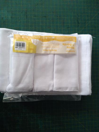 Imagem de Fralda luxo  pinta e borda 100% algodao pacote com 5 graldas 1 pacote de babador com 3 unudade